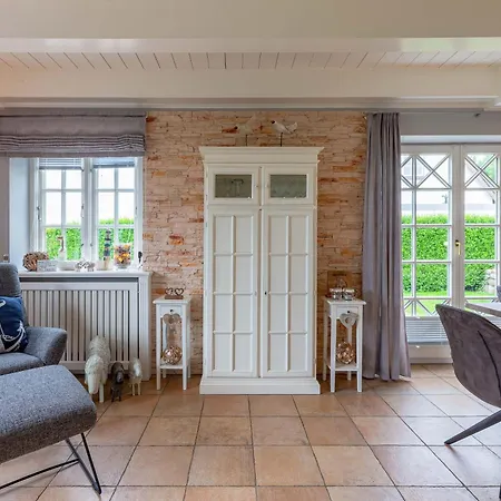 Holiday home Hues Leen