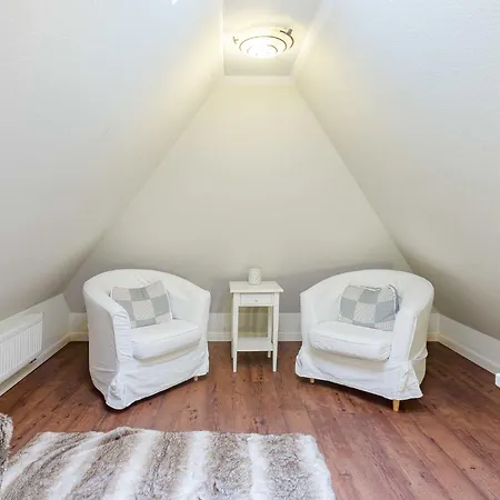 Hues Leen *